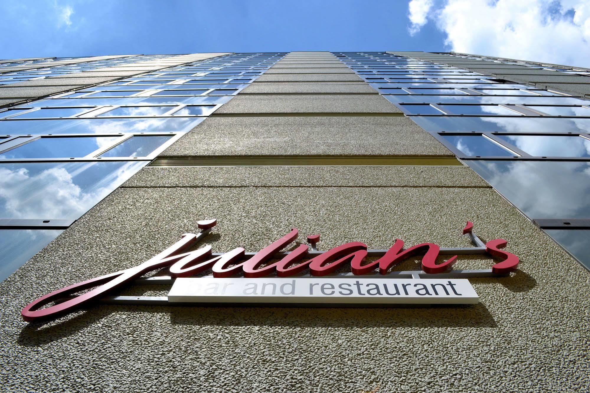 Courtyard By Marriott Duesseldorf Seestern Esterno foto